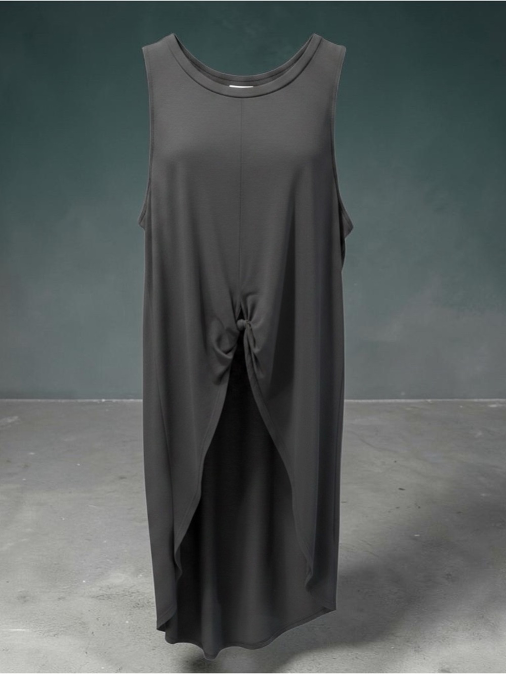 Astr Black Knot-Front High-Low top